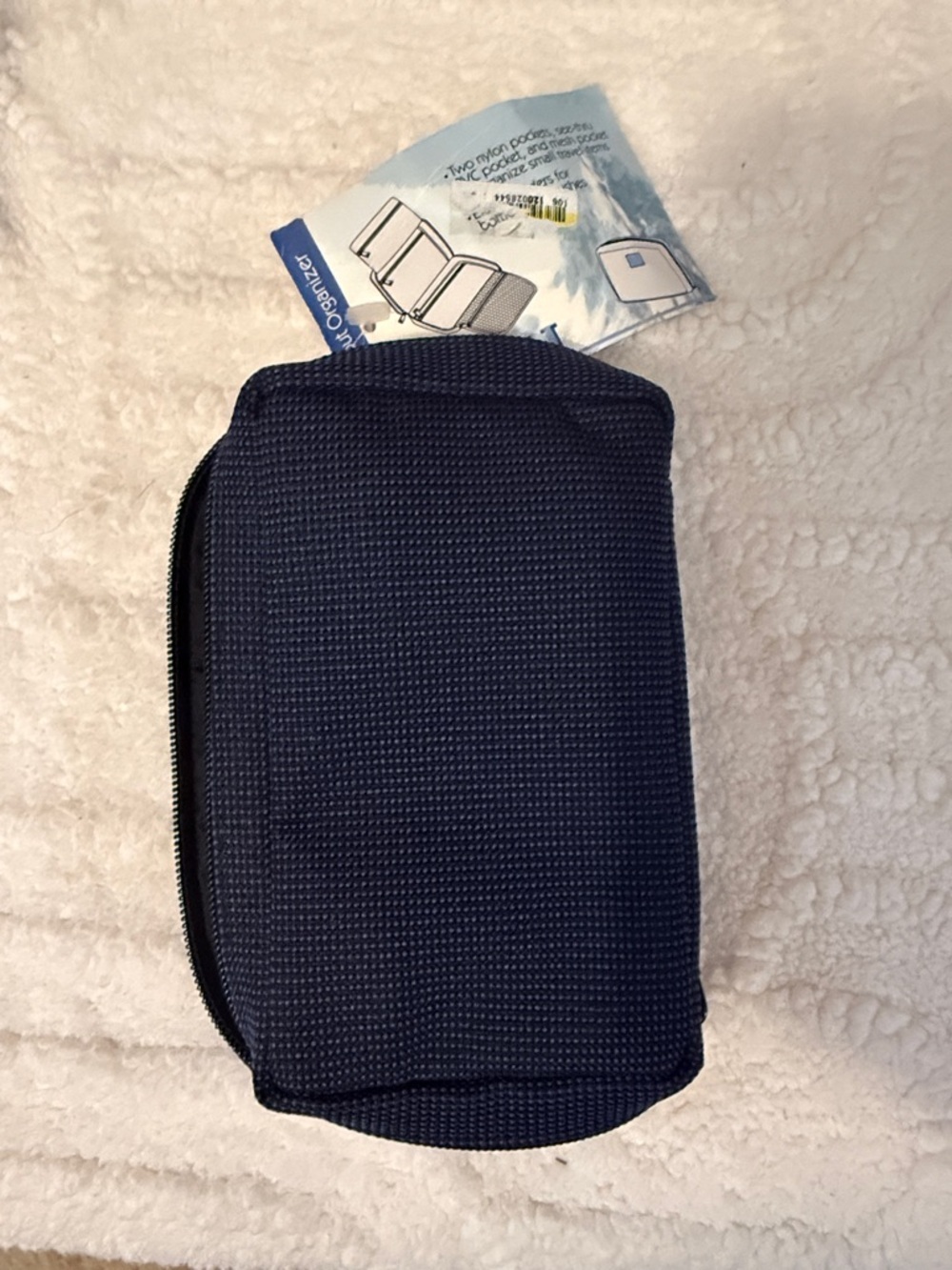 Denali Navy Travel Pouch for Men - Picture 6 of 7
